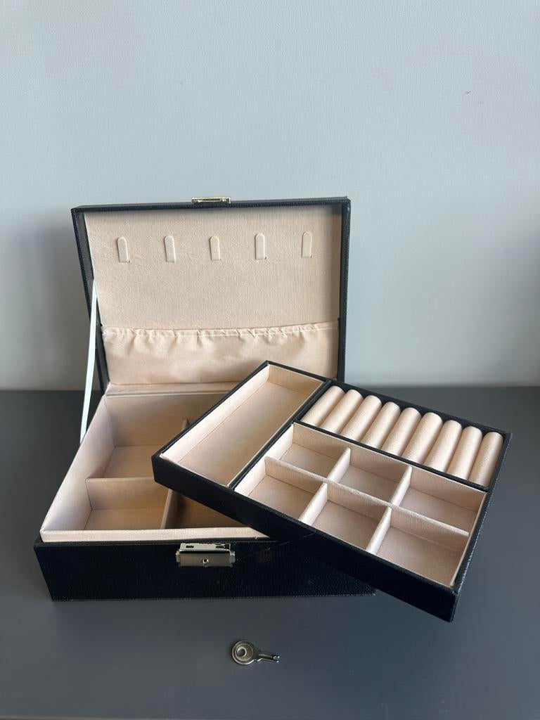 sieradendoos zwart met slot / beautycase - Nieuw, Kunststof, Fliex, Nieuw, Info@fliex.nl