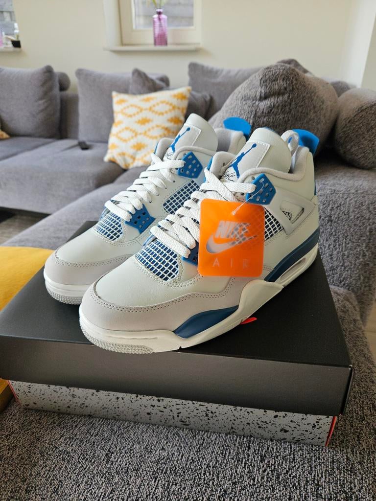 Jordan 4 military blue 42,5 / 9, Ophalen of Verzenden, Nieuw, Wit