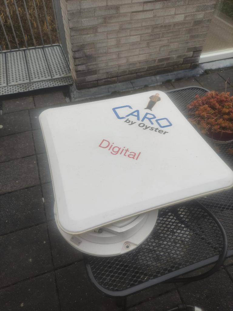 Oyster schotel CARO (stuurkast defect), Ophalen, Gebruikt, (Schotel)antenne, Overige merken