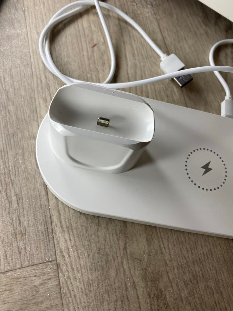 Multi oplaadstation voor diverse telefoons en apparaten, Ophalen of Verzenden, Gebruikt, Apple iPhone