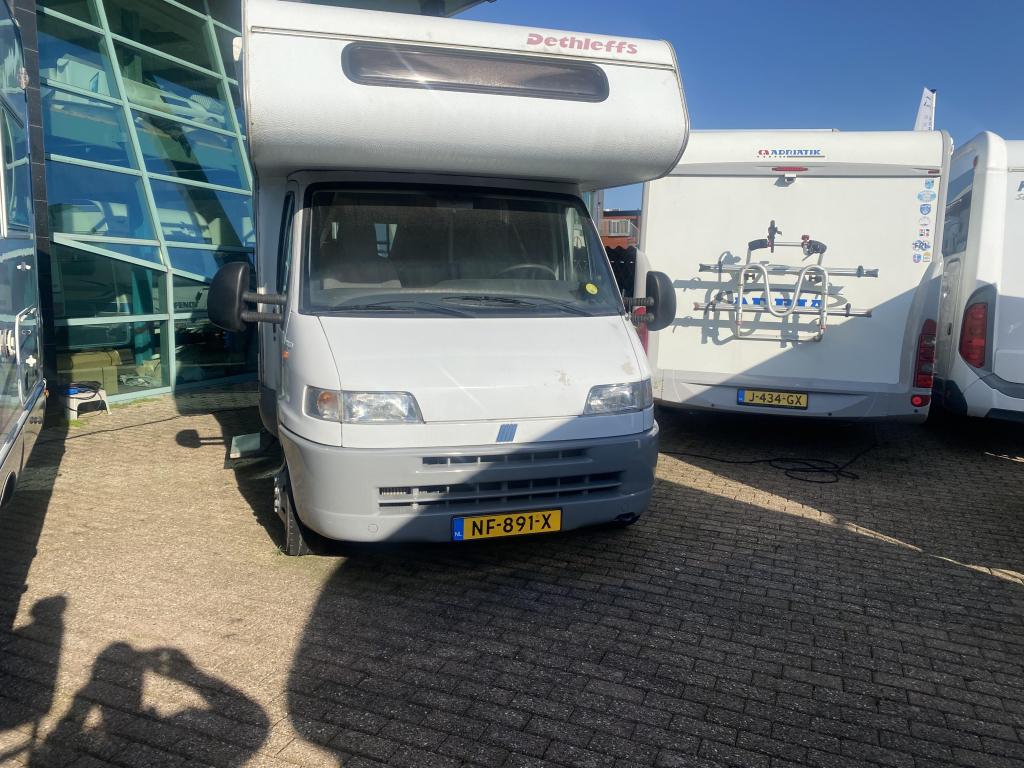 Dethleffs Globetrotter 6 PERS Met stapelbed &amp;XXL, Alkoof, Ringverwarming, Fiat, Treinzit