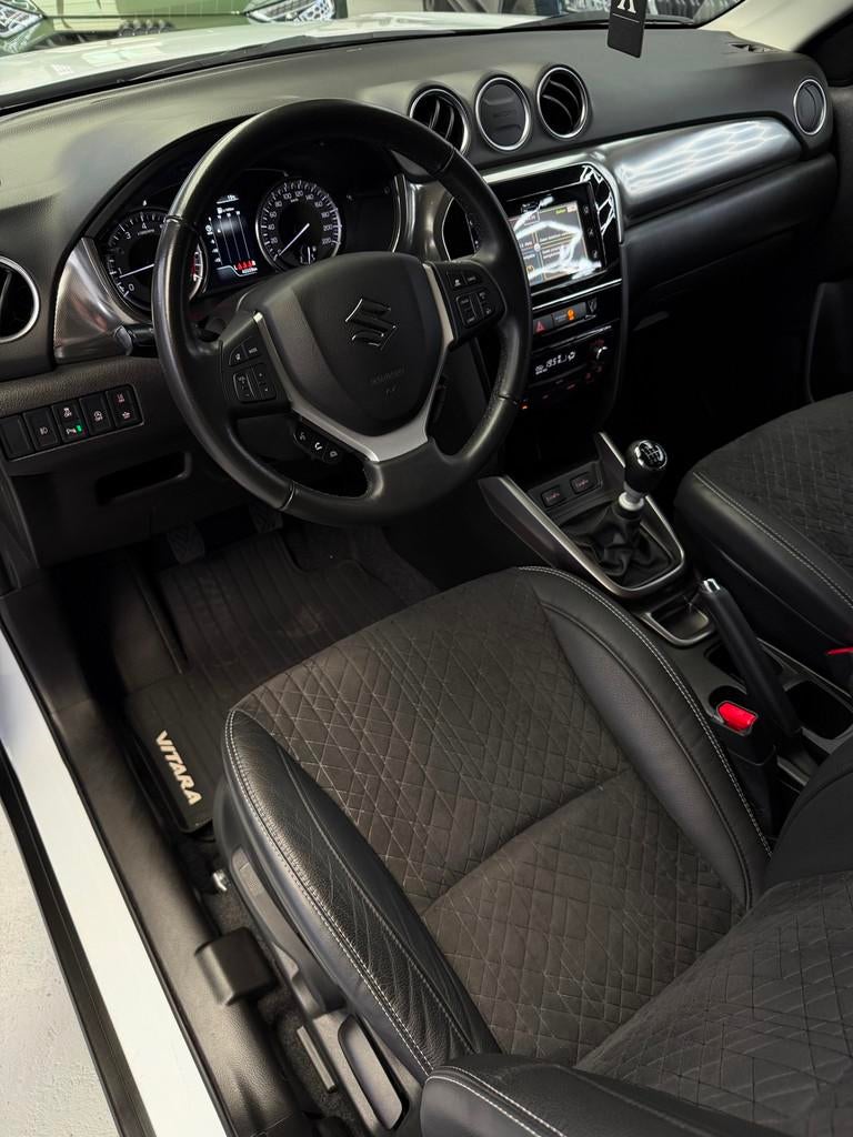 Suzuki Vitara 1.4 Boosterjet Style Smart Hybrid CarPlay, Gebruikt, 4 cilinders, Bedrijf, Handgeschakeld