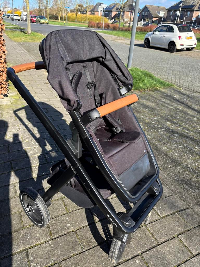 Dubatti Two Kinderwagen met reiswieg en accessoires, Kinderen en Baby's, Kinderwagens en Combinaties, Gebruikt, Combiwagen, Met reiswieg