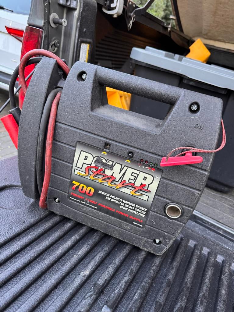 Jumpstarter Accu Booster 12V 700Ah - Draagbare Starthulp, Auto diversen, Jumpstarters, Ophalen, Gebruikt