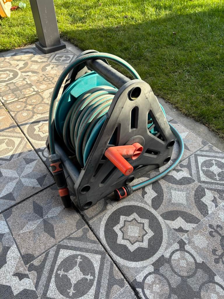 Gardena tuinslang met haspel, Tuin en Terras, Tuinslangen, Ophalen, Gebruikt, Tuinslanghaspel
