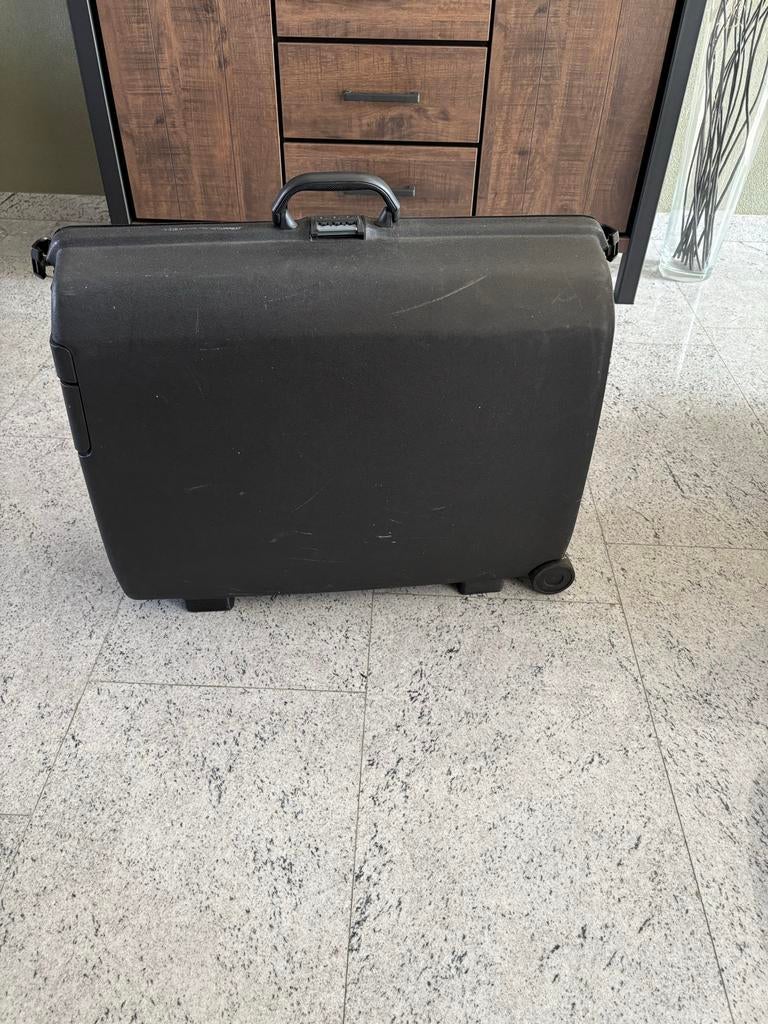 Samsonite. Zwarte koffer met wieltjes, Sieraden, Tassen en Uiterlijk, Koffers, Gebruikt, Hard kunststof, Slot, Ophalen of Verzenden