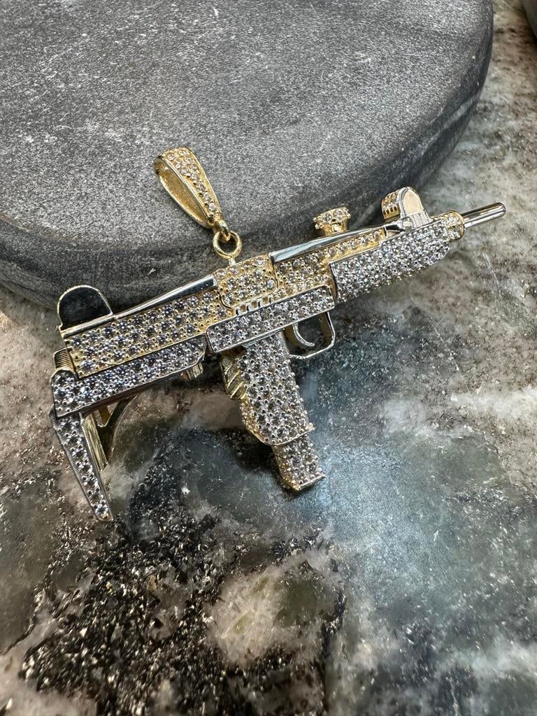 Prachtige 14k gouden Uzi hanger met zirkonia, Overige voorstellingen, Nieuw, Ophalen of Verzenden, Goud