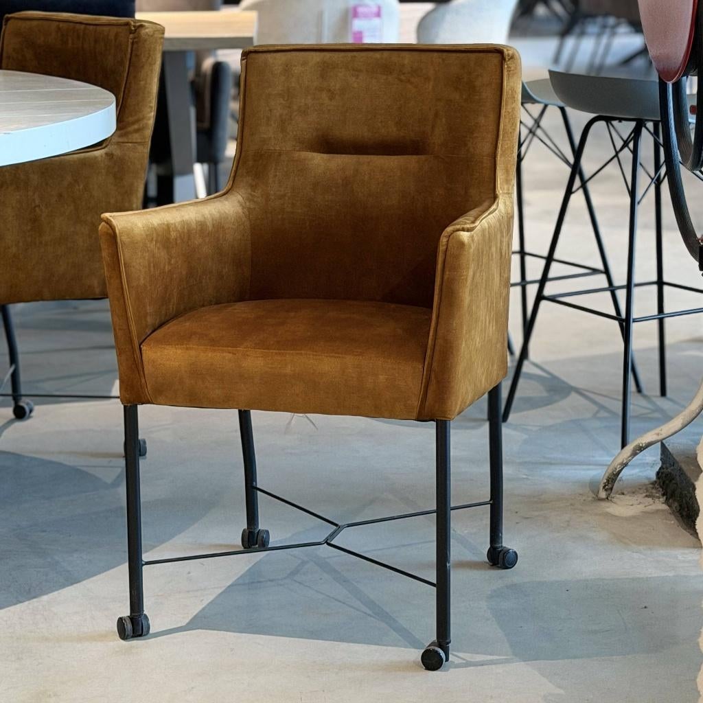 Eetkamerstoel fauteuil oker geel met parketwiel **showroom**, Ophalen, Nieuw, Overige kleuren, Vijf, Zes of meer stoelen