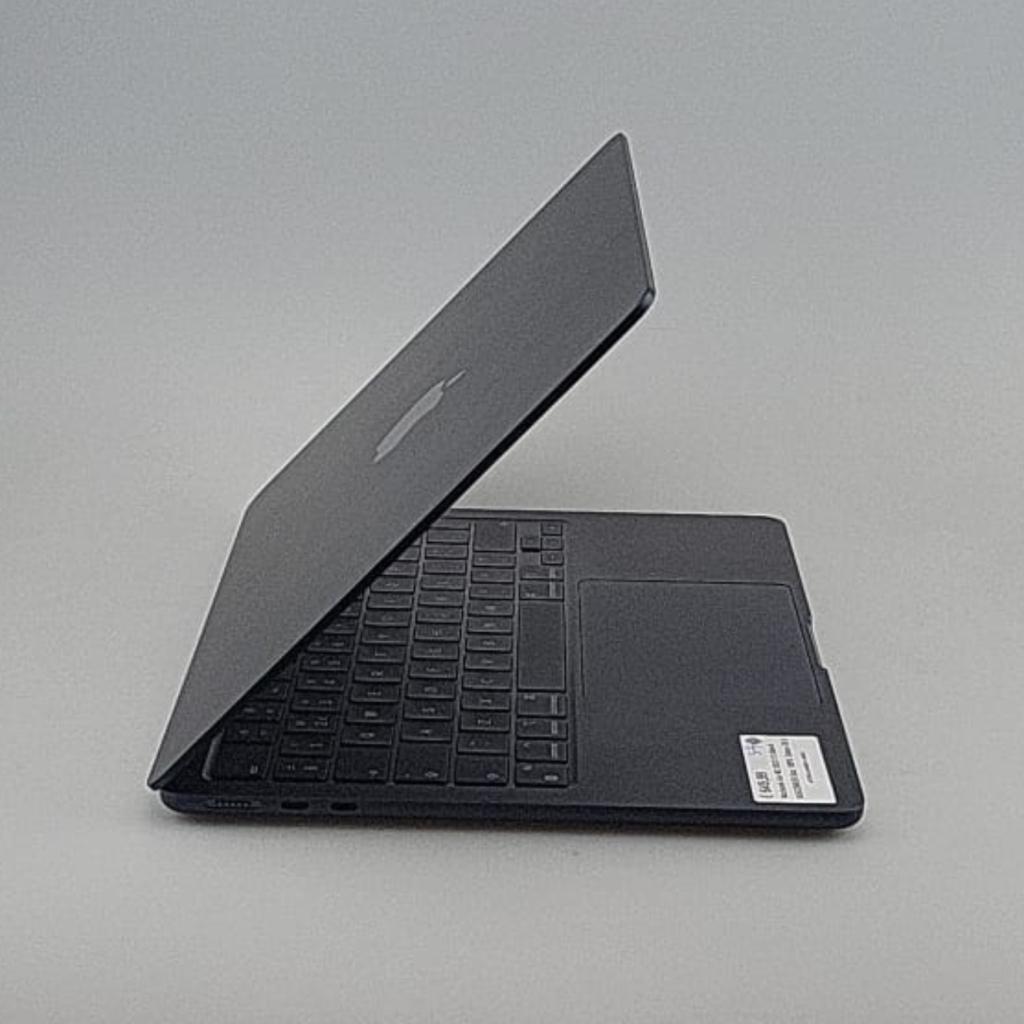 Macbook Air M2 2022 13.6Inch 8GB/256GB Bat: 100% Tahoe 26.3, Apple, Zo goed als nieuw, Support@apple.com, One Apple Park Way
Cupertino, CA 95014
United States