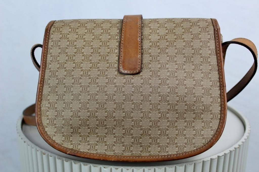 Celine Macadam Shoulder Bag - 1099, Gebruikt, Bruin, Celine, Schoudertasje