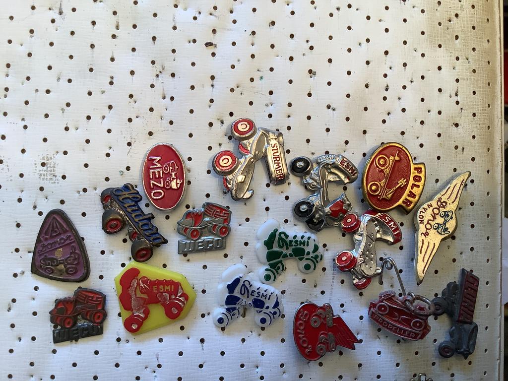 16 speldjes Rolschaatsen, Ophalen of Verzenden, Gebruikt, Overige onderwerpen