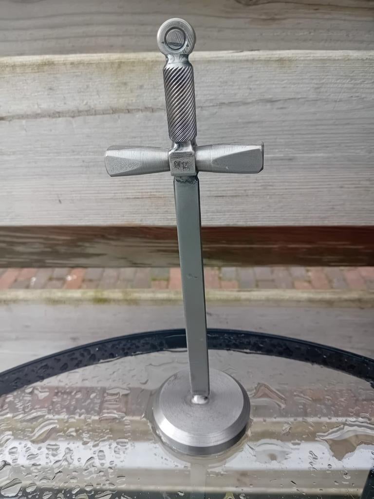 Mini zwaard Excalibur look 22 cm – decoratie dolk met stand, Ophalen of Verzenden