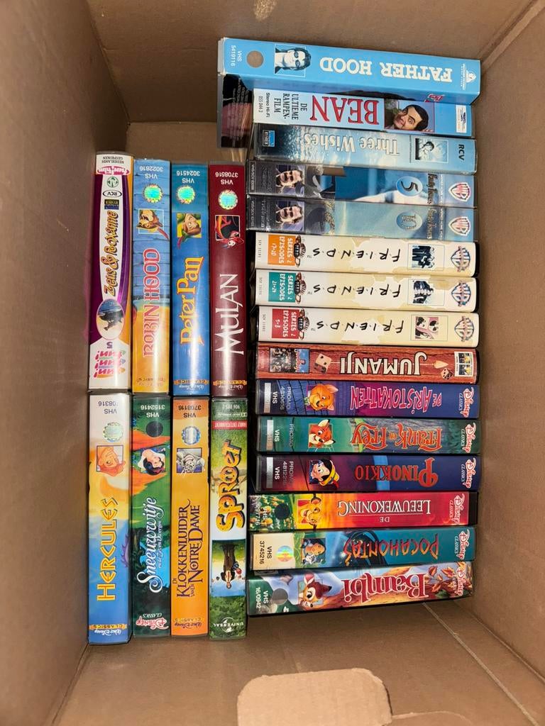23 Disney videobanden, Alle leeftijden, Ophalen, Gebruikt