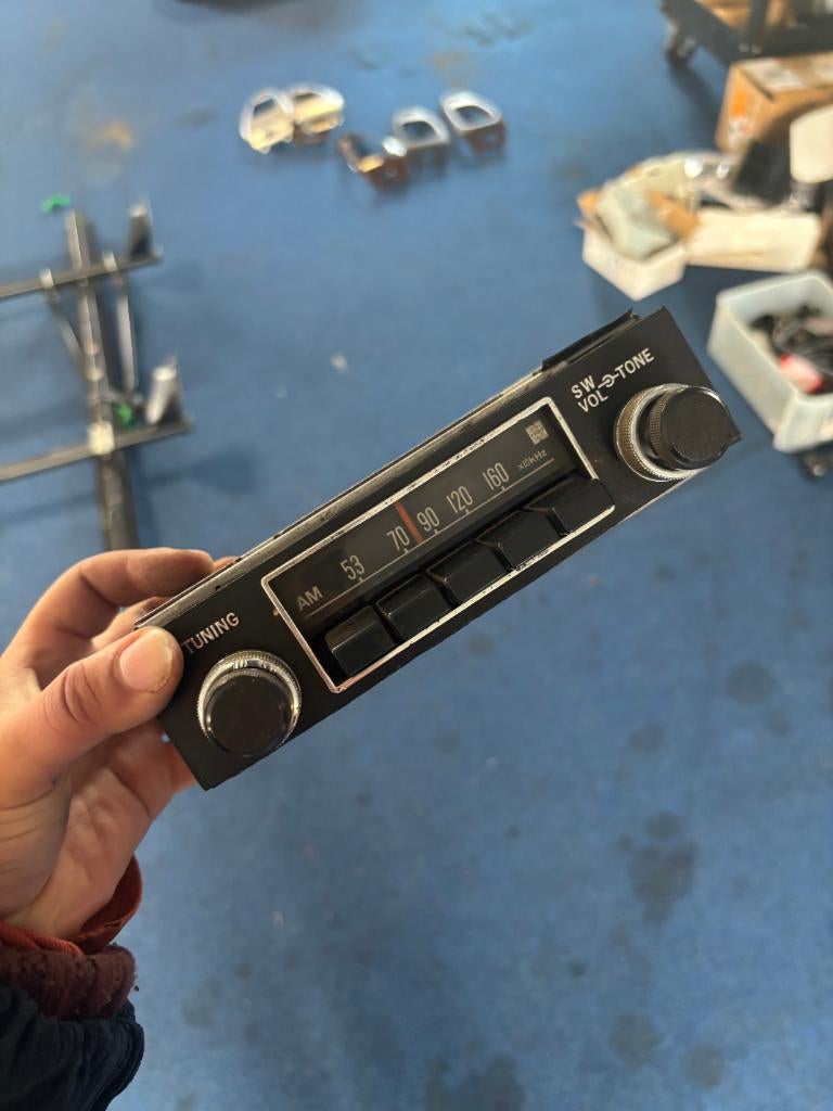 VINTAGE AUTO RADIO SAAB 99, Ophalen