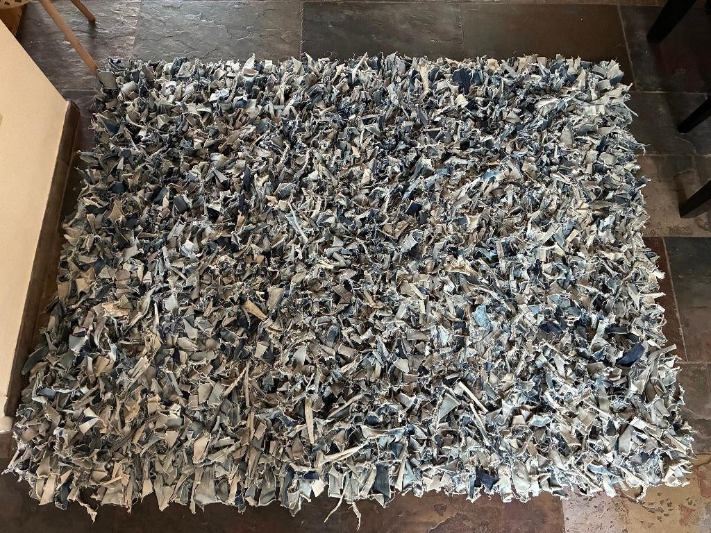 Vloerkleed van jeansstofjes, Ophalen, Gebruikt, 100 tot 150 cm, Blauw