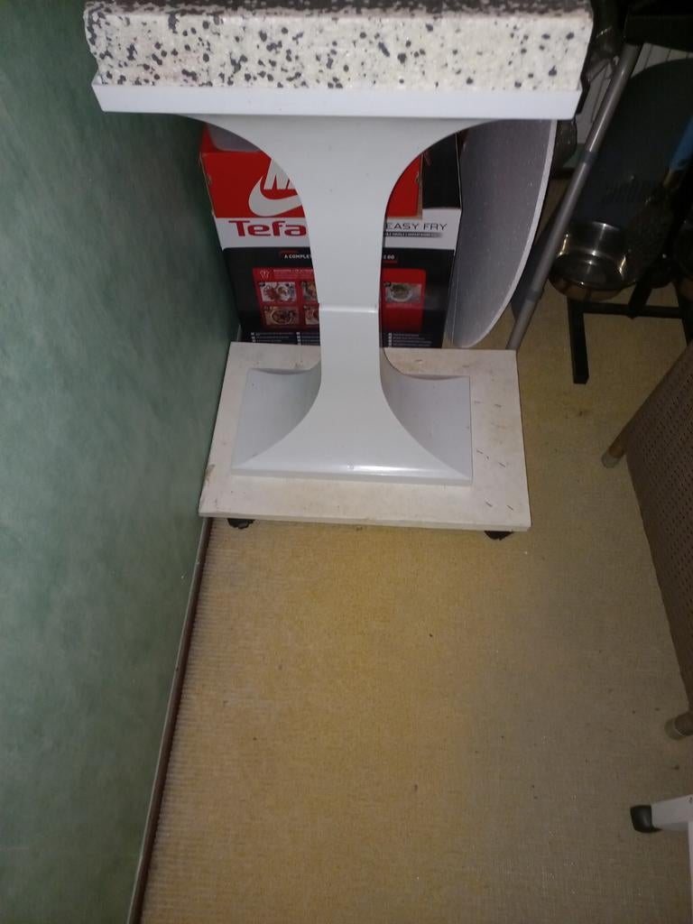 Te koop ferplast standaard, Ophalen, Kooi-accessoires