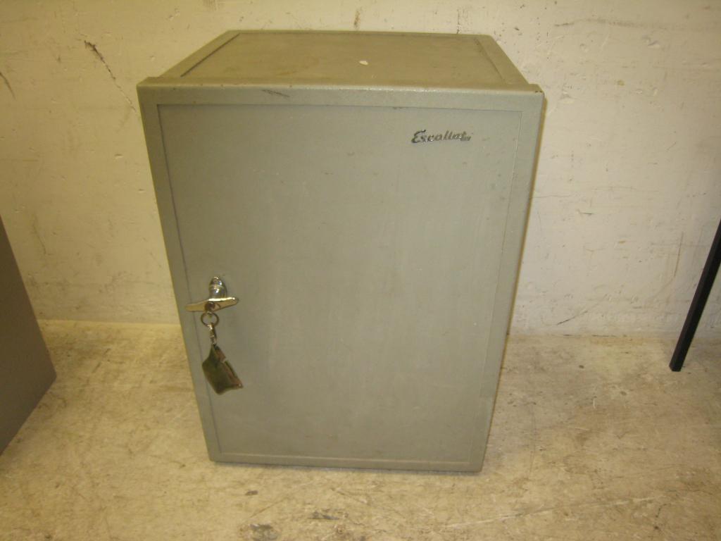 Brandkast Escoliet met 1 sleutel, Hoog 85, breed 61, diep 52, Niet ingevuld, Gebruikt, Niet ingevuld, Niet ingevuld