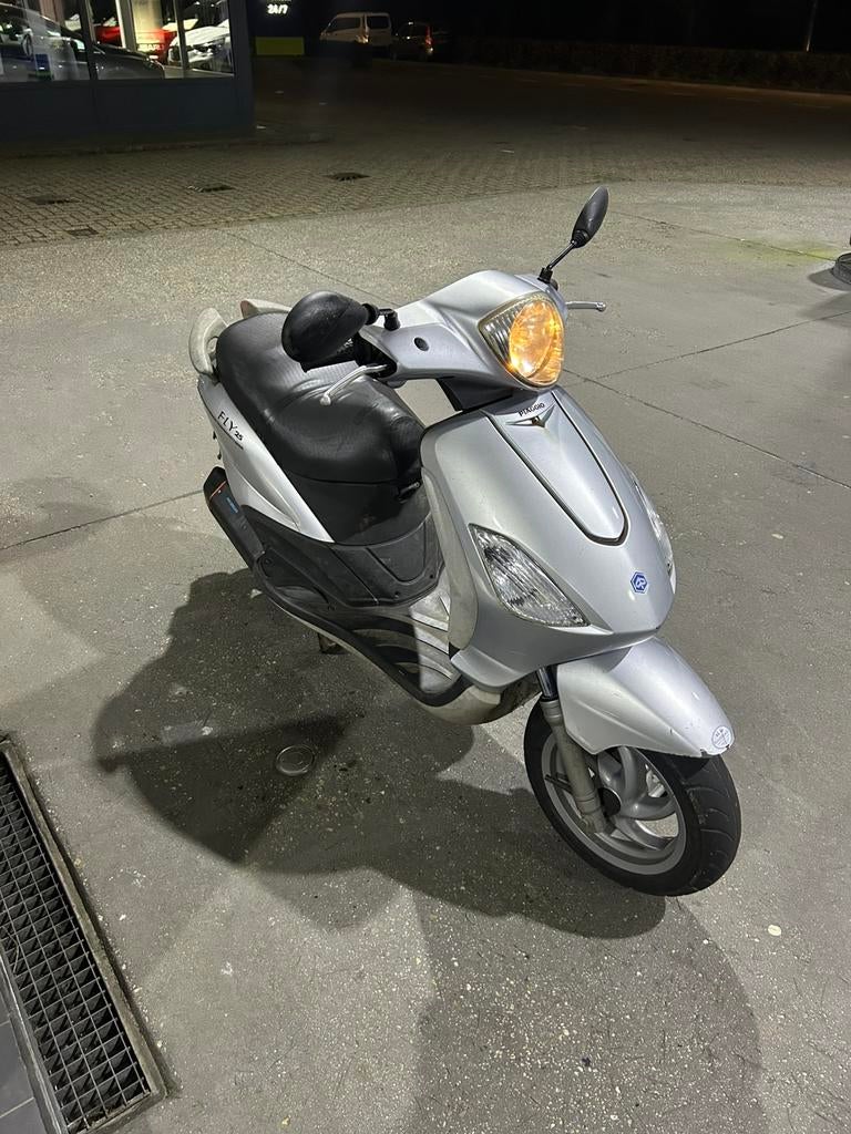 Piaggio fly, Ophalen, Zo goed als nieuw, Benzine, Fly