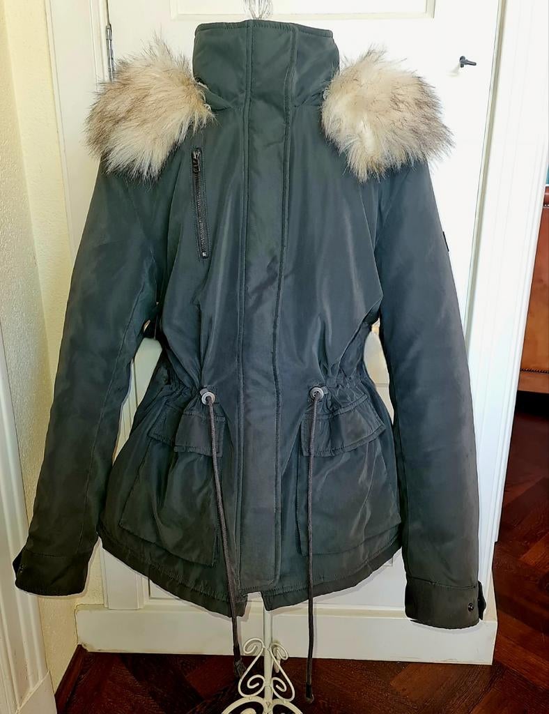 Stylvolle khaki jas met bontkraag van het merk Only maat XL, Only, Maat 46/48 (XL) of groter, Ophalen of Verzenden, Zo goed als nieuw