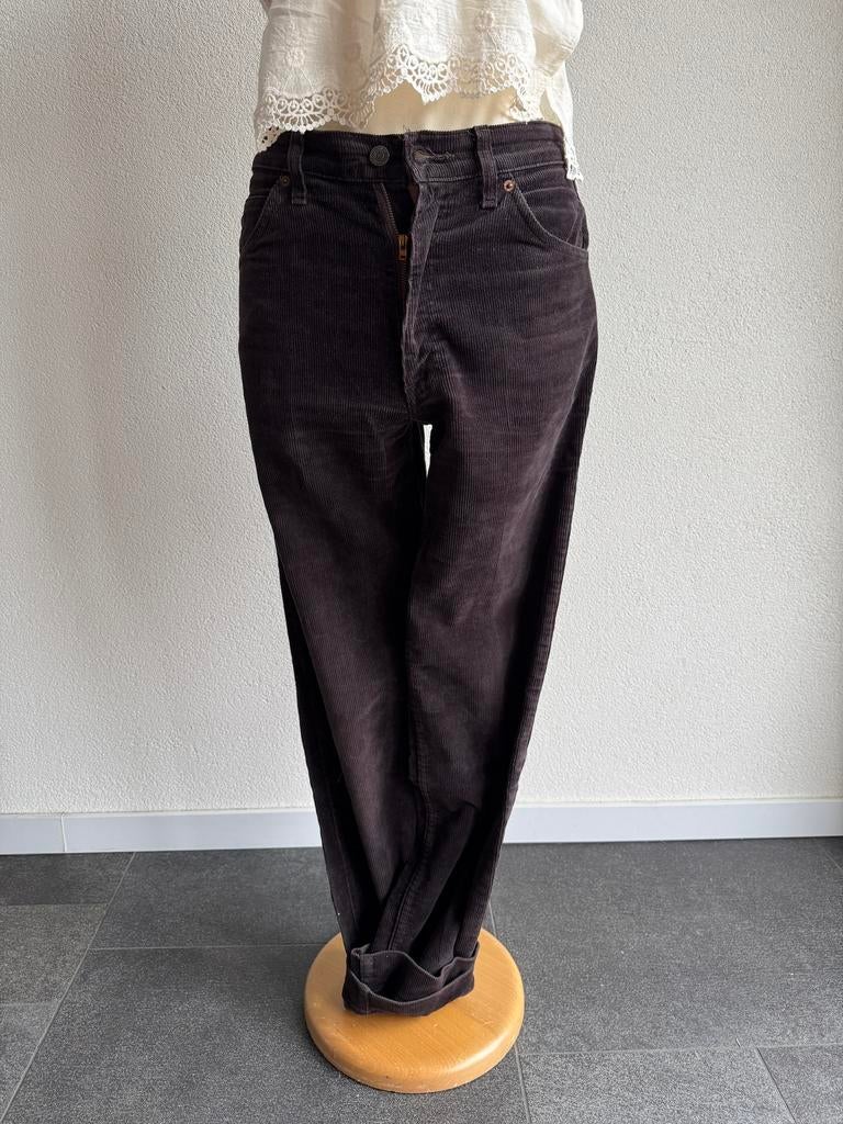 Vintage donkerbruine Levi’s corduroy broek, Kleding | Dames, Broeken en Pantalons, Ophalen of Verzenden, Zo goed als nieuw, Maat 36 (S)