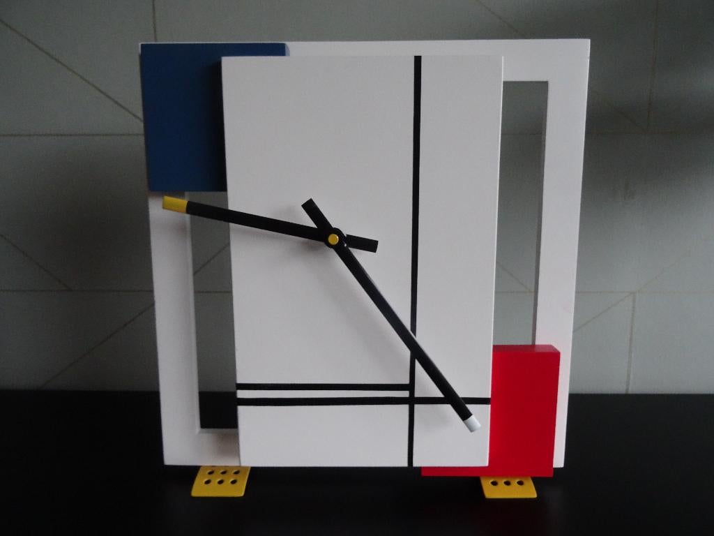 Moderne designklok, Huis en Inrichting, Minder dan 50 cm, Oorspronkelijke maker, Overige typen, Nieuw