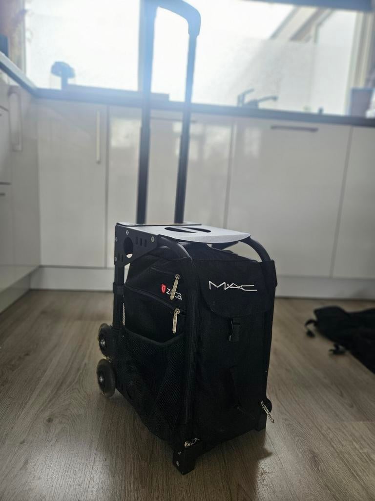 Mac zuca koffer met regen cover en 4 toilettassen, Ophalen of Verzenden, Zo goed als nieuw, Hard kunststof