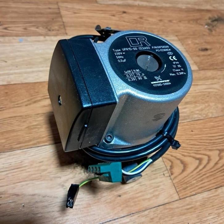 remeha avanta 28c pomp Grundfos UPR15-60 CESA02, Doe-het-zelf en Verbouw, Verwarming en Radiatoren, Gebruikt, Minder dan 30 cm