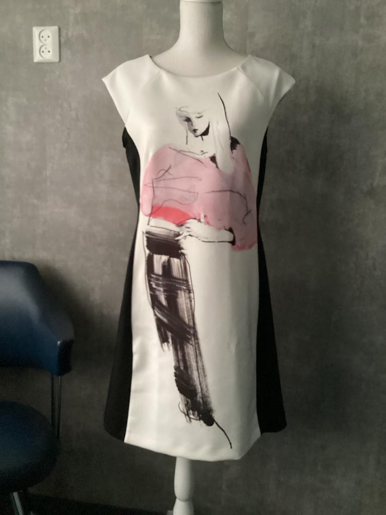 Steps jurk wearable art collection Petra Lunenberg L/M, Ophalen of Verzenden, Gedragen, Maat 38/40 (M), Zwart