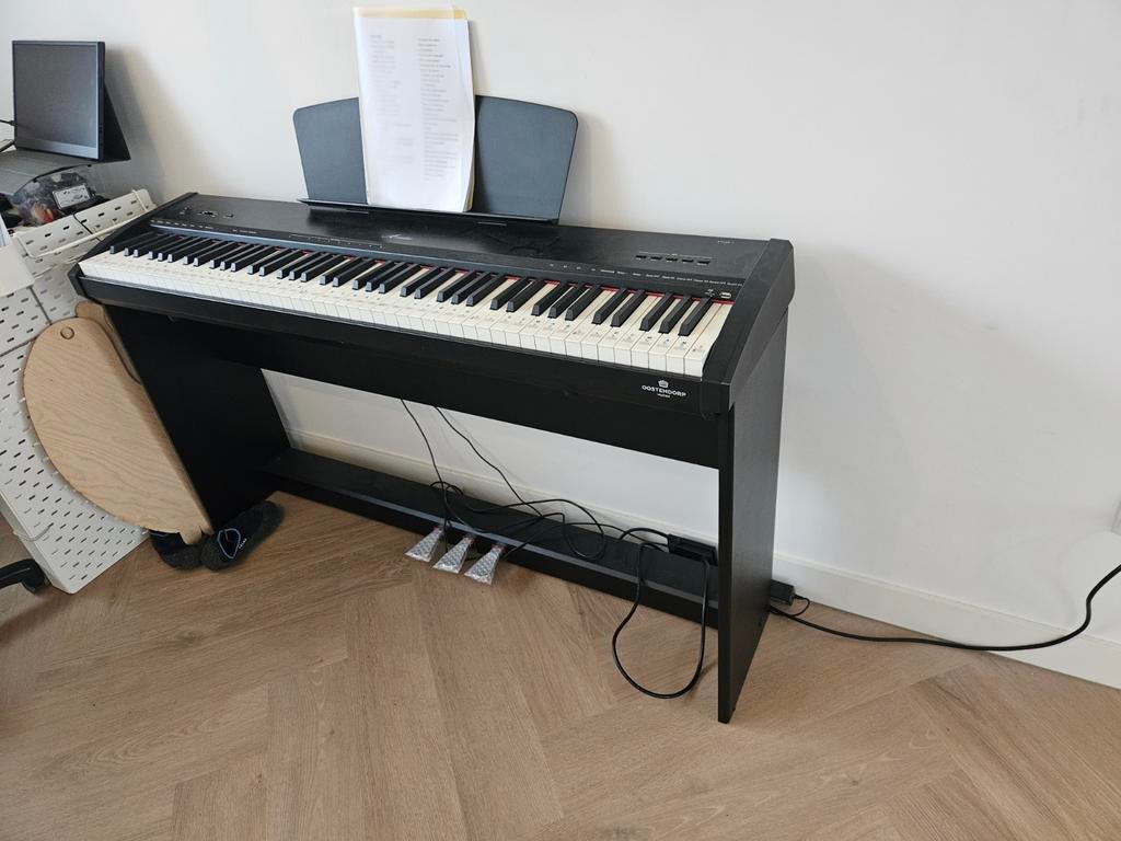 Onderstel voor elektrische piano van Oostendorp (entrada?), Ophalen, Zo goed als nieuw, Zwart