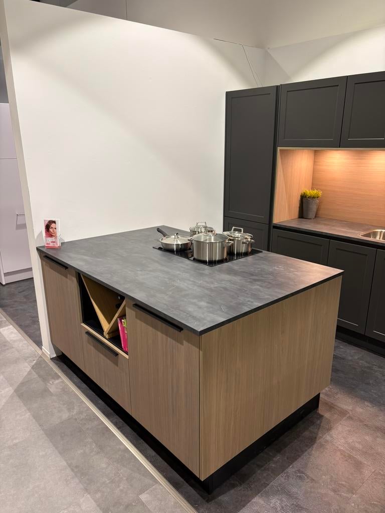 Showroomkeuken brigitte kooi 15, Ophalen, Zo goed als nieuw, Overige typen