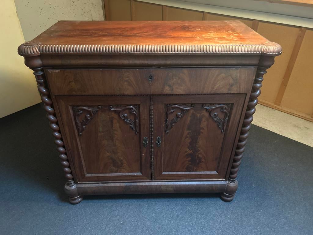 Antieke kast met gedraaide zuilen (bieden), Antiek en Kunst, Antiek | Meubels | Kasten, Ophalen