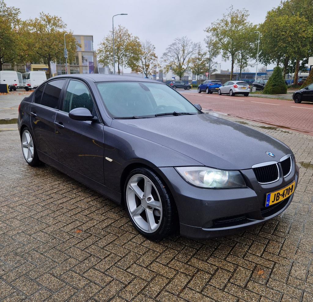 BMW 3-Serie 2.0 I 318 2006 Grijs, Auto's, BMW, Achterwielaandrijving, 4 cilinders, 129 pk, USB