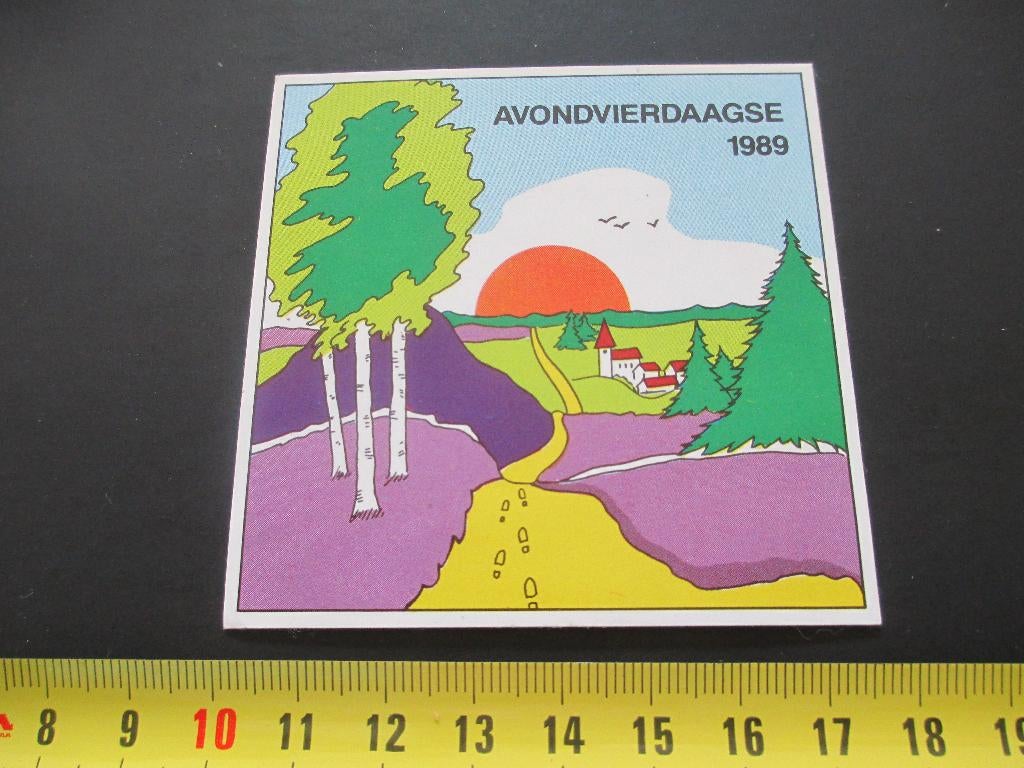 sticker Avondvierdaagse 1989  wandelen *, Ophalen, Zo goed als nieuw