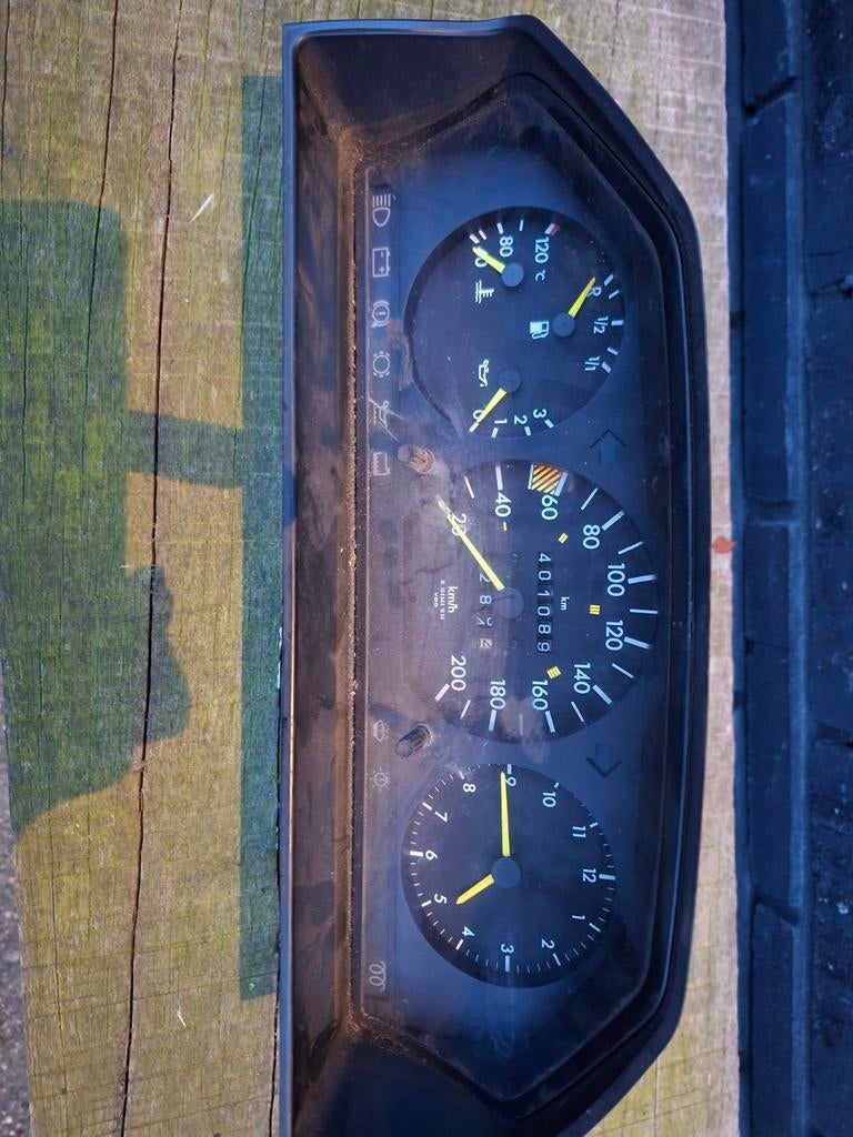 Originele tellerklok voor Mercedes-Benz W 124, Auto-onderdelen, Ophalen of Verzenden, Mercedes-Benz