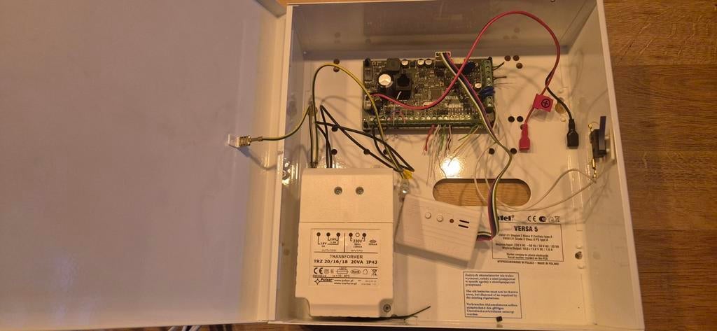 Alarmsysteem Satel Versa 5, Doe-het-zelf en Verbouw, Ophalen of Verzenden, Compleet systeem