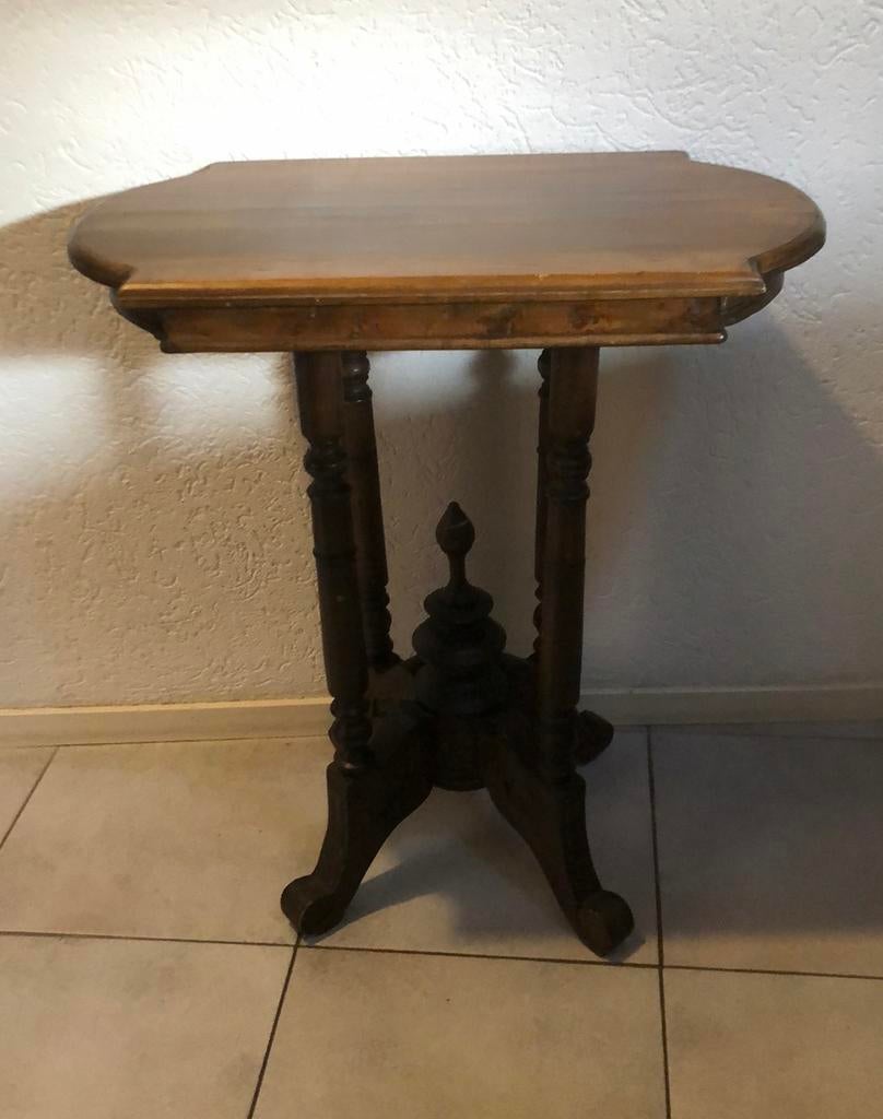 Frans mahoniehouten tafeltje, Ophalen