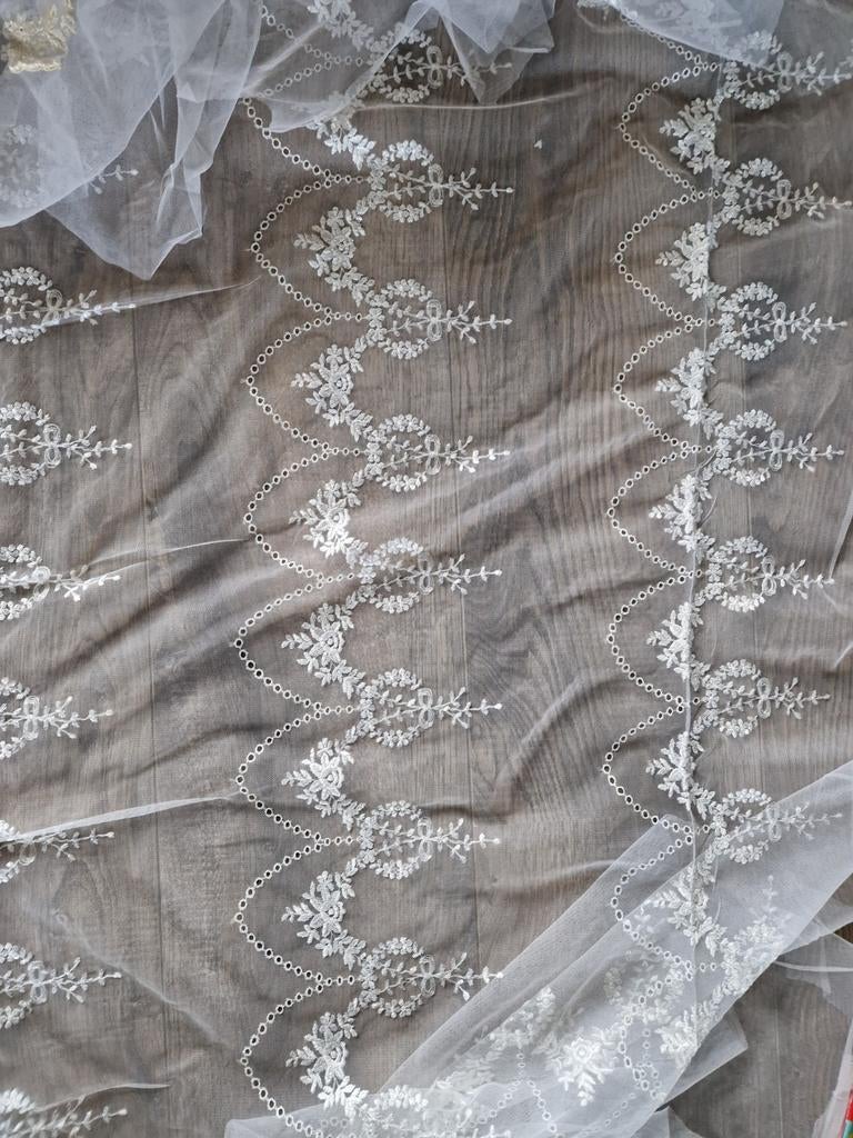 11 mooie stukken tulle met kant voor trouwjurk of sluier, 120 cm of meer, Wit, 200 cm of meer, Ophalen of Verzenden