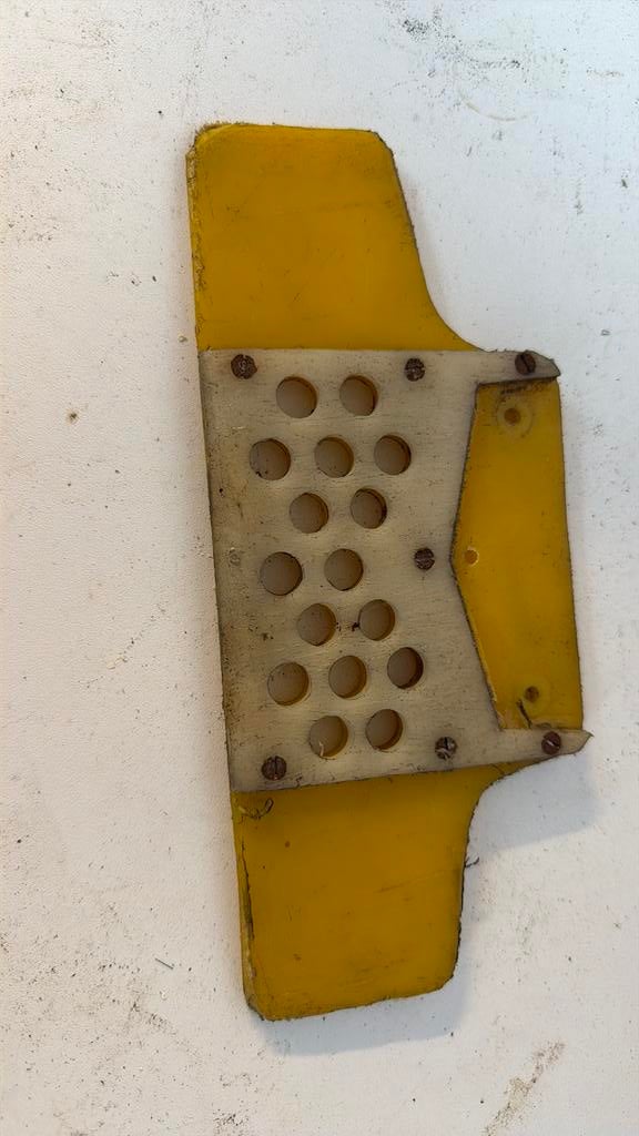 Serpent vintage bumper inkl post mooie als ik jouw helpenkan, Hobby en Vrije tijd, Modelbouw | Radiografisch | Auto's, Ophalen of Verzenden