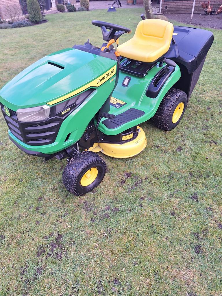 John Deere X117R Zitmaaier - 2021 - Onderhouden, Ophalen, Gebruikt, Benzine-grasmaaier, Opvangzak