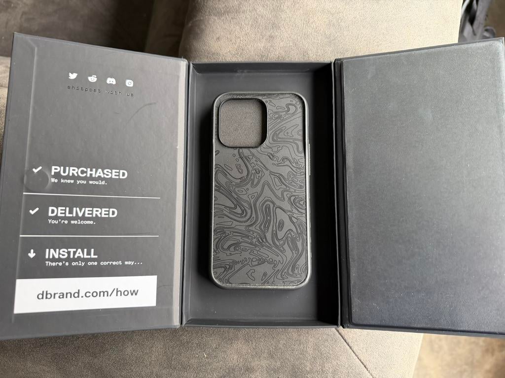 Dbrand Grip iPhone 14 Pro, Ophalen of Verzenden, Zo goed als nieuw, IPhone 14