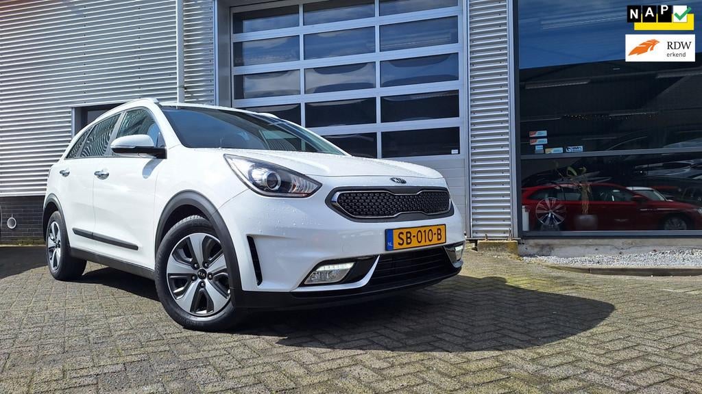 Kia Niro 1.6 GDi Hybrid/Navigatie/Cruise/Pdc A/Trekhaak/Came, Auto's, Gebruikt, Wit, Origineel Nederlands, 26 km/l