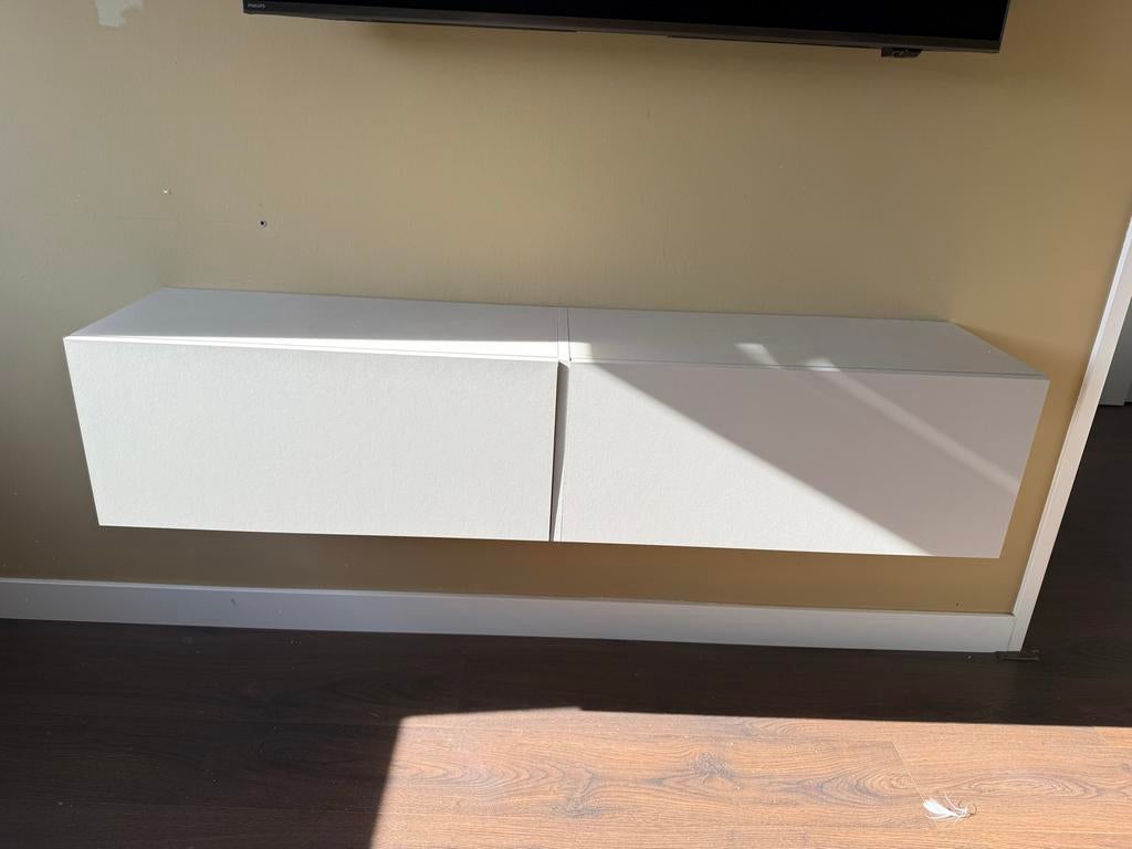 Tv meubel met twee klepdeuren, Ophalen, 100 tot 150 cm, Zo goed als nieuw, Minder dan 100 cm