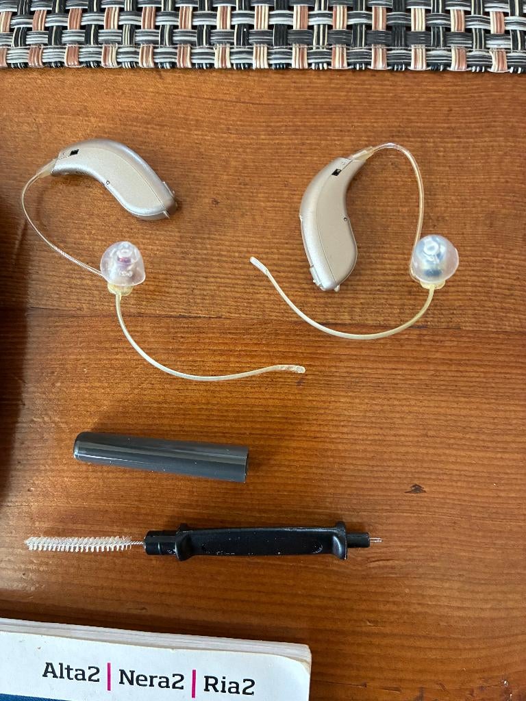 Hoortoestel Oticon Ria in doosje Oud model met borsteltje, Ophalen of Verzenden, Gebruikt