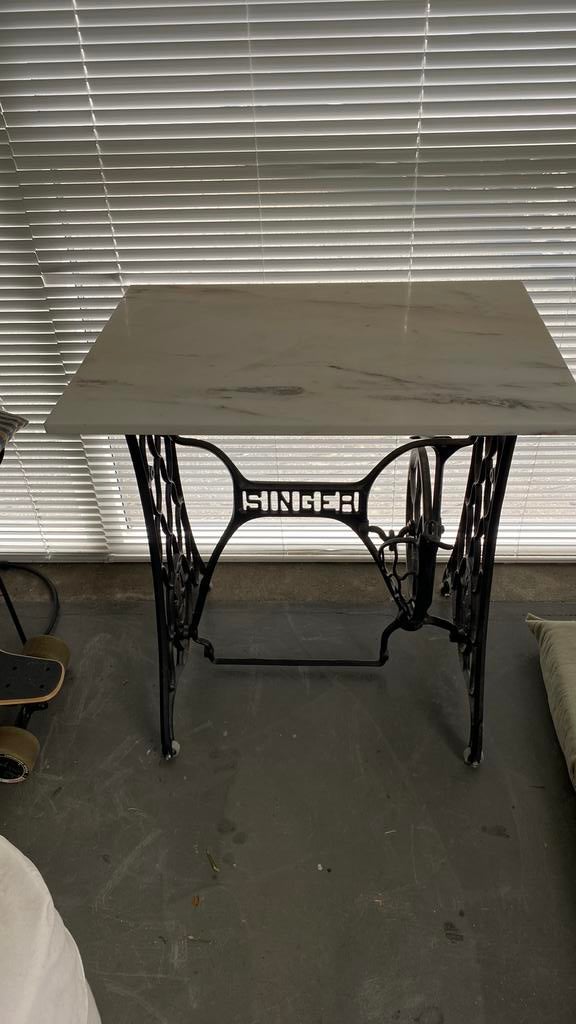 Antieke naaimachinetafel met marmeren blad, Antiek en Kunst, Ophalen