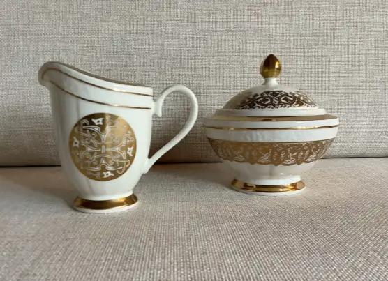 villeroy Boch Oasis verguld suikerpot melkkan van160 voor 60, Overige typen, Nieuw, Ophalen of Verzenden, Overige stijlen