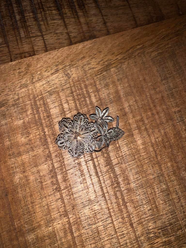 Vintage Javaanse Zilveren 925 Filigraan Broche - Bloemmotief, Ophalen of Verzenden, Zo goed als nieuw, 4 tot 7 cm, Zilver