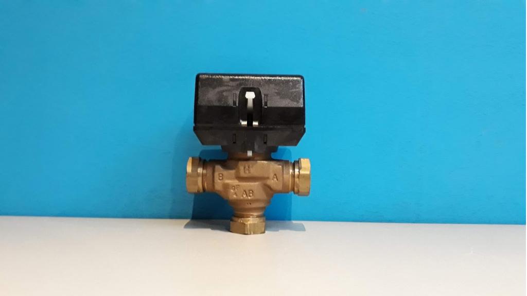 Driewegklep Remeha W21c Eco VC8010 bouwjaar 2017, Doe-het-zelf en Verbouw, Verwarming en Radiatoren, Gebruikt, Cv-ketel of Combi-ketel