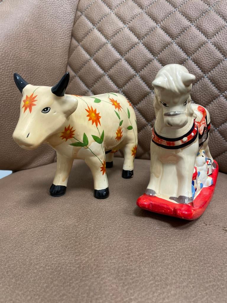Spaarpot koe en hobbelpaard, Gebruikt, Ophalen of Verzenden, @, Dier
