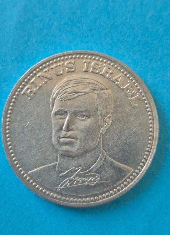 Verzamelmunt Rinus Israël Shell voetbaltop 20 ' 70 Feyenoord, Verzamelen, Ophalen of Verzenden, Gebruikt, Feyenoord, Overige typen