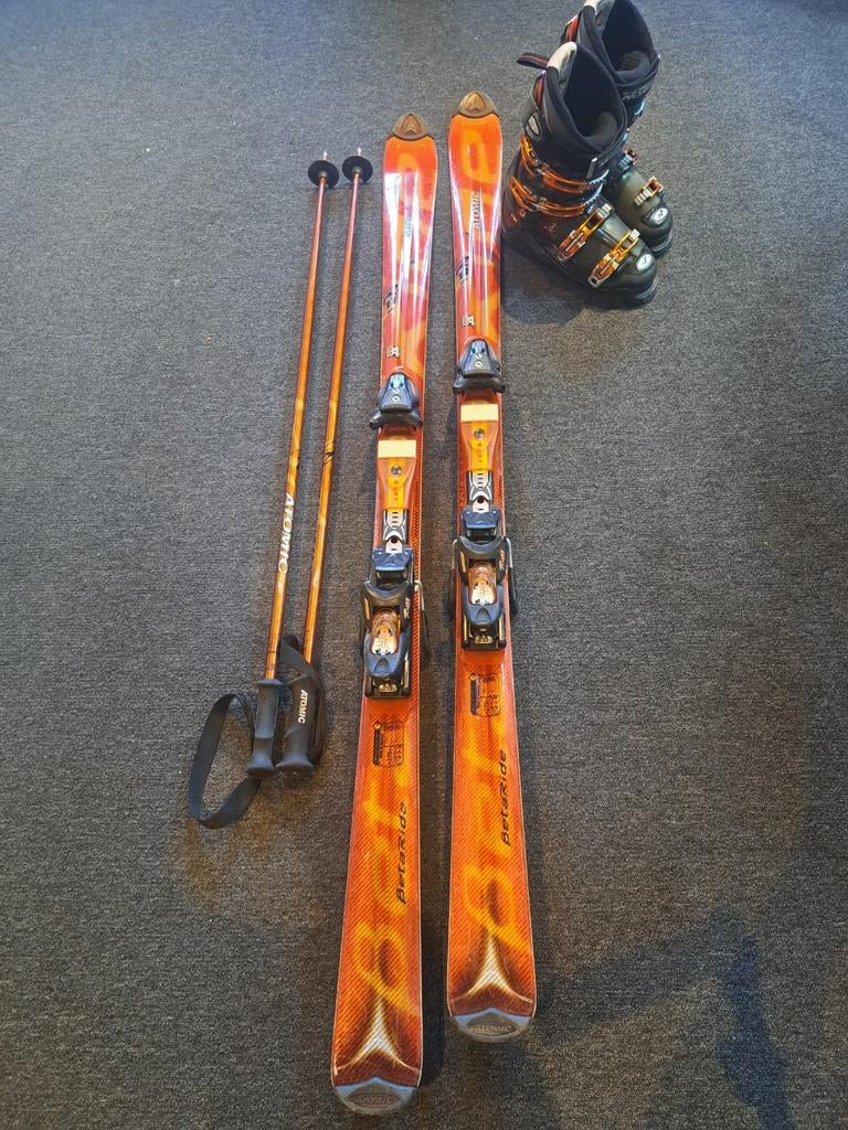 Complete Atomic Ski Set: Ski's, Stokken & Schoenen Maat 42, Ophalen, 160 tot 180 cm, Gebruikt, Carve